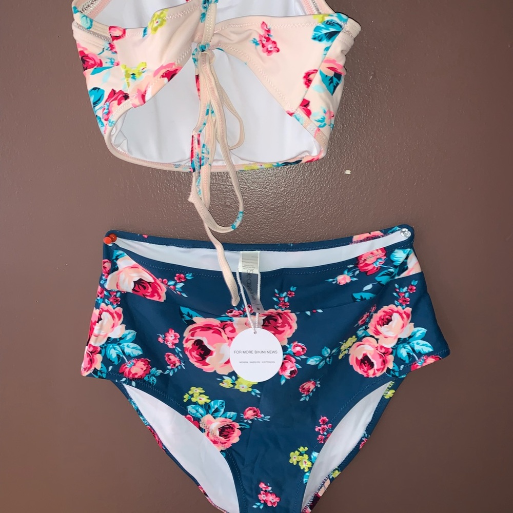 SEASELFIE Swim Suit - Picture 5 of 7